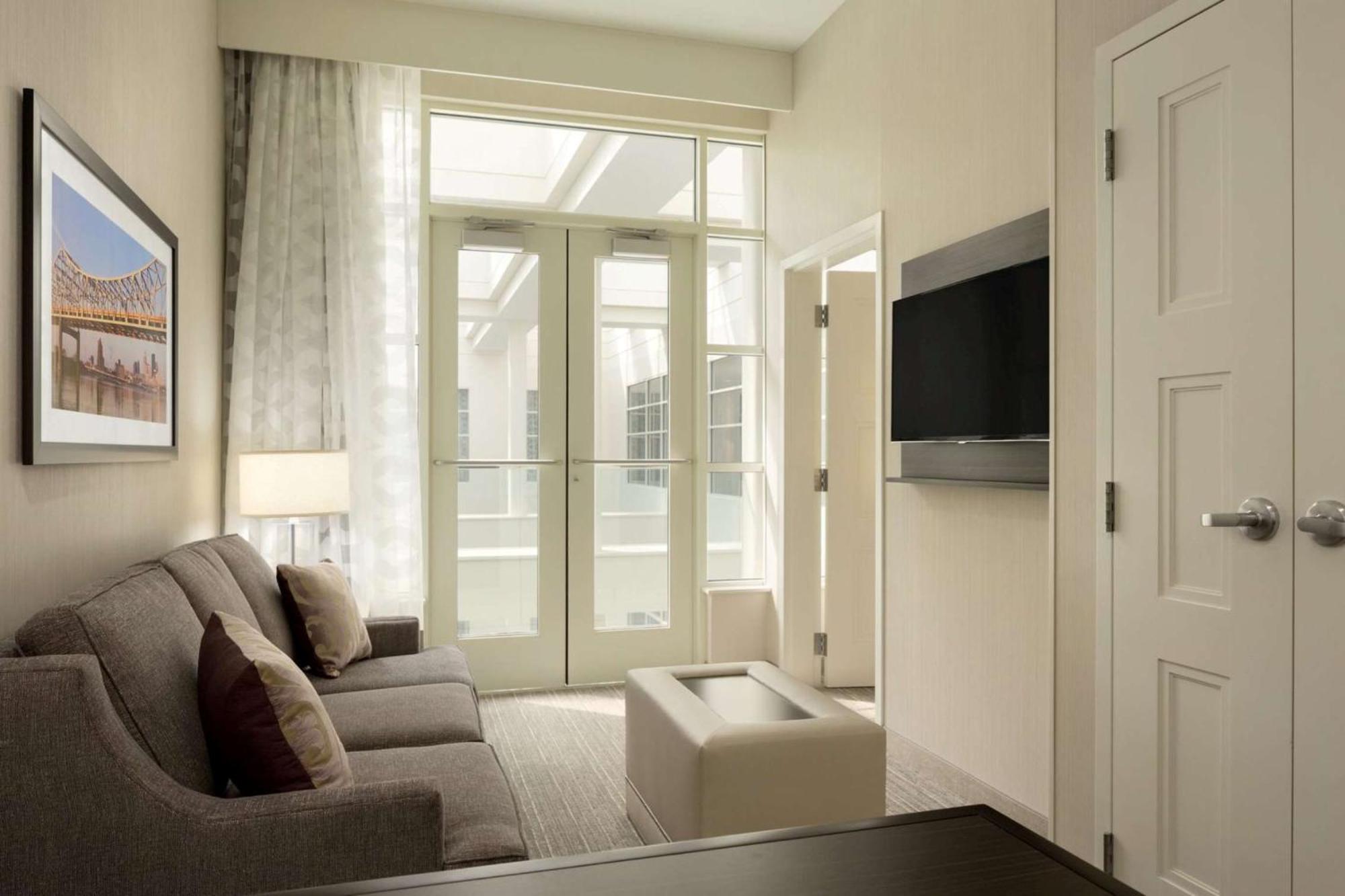 Embassy Suites Louisville Downtown Luaran gambar